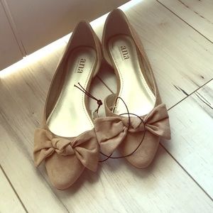 Ana beige flats